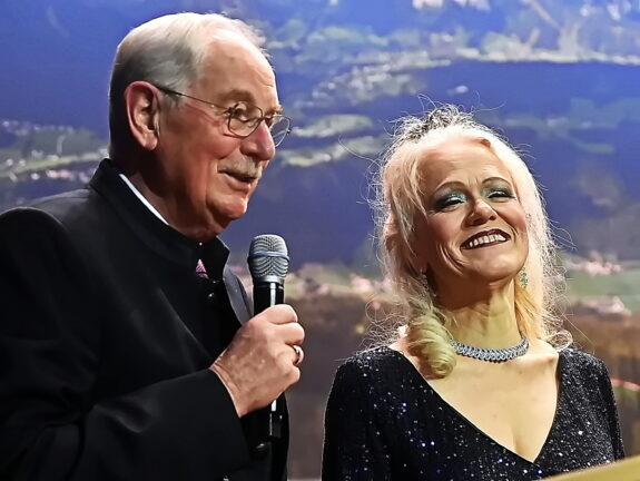 DÖG-Präsident dankte Claudia Grundmann für eine charmante und informative Moderation des Abends